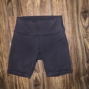 Black Lululemon Wunder Train High Rise 8”